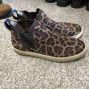 Rothy's leopard print Chelsea boots. VGUC size 10